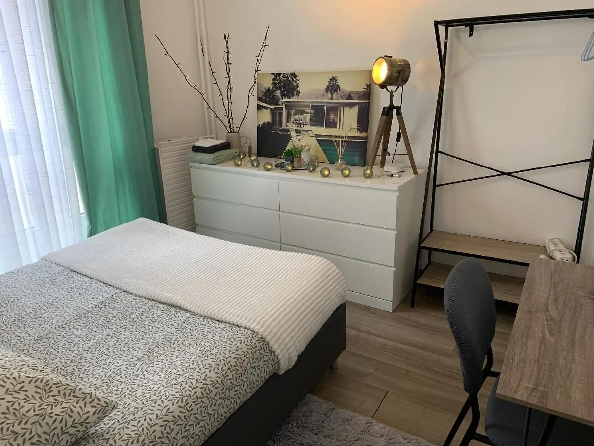 Chambre Privee Chez L Habitant Dans Un Bel Appartement Brest 0*,  France